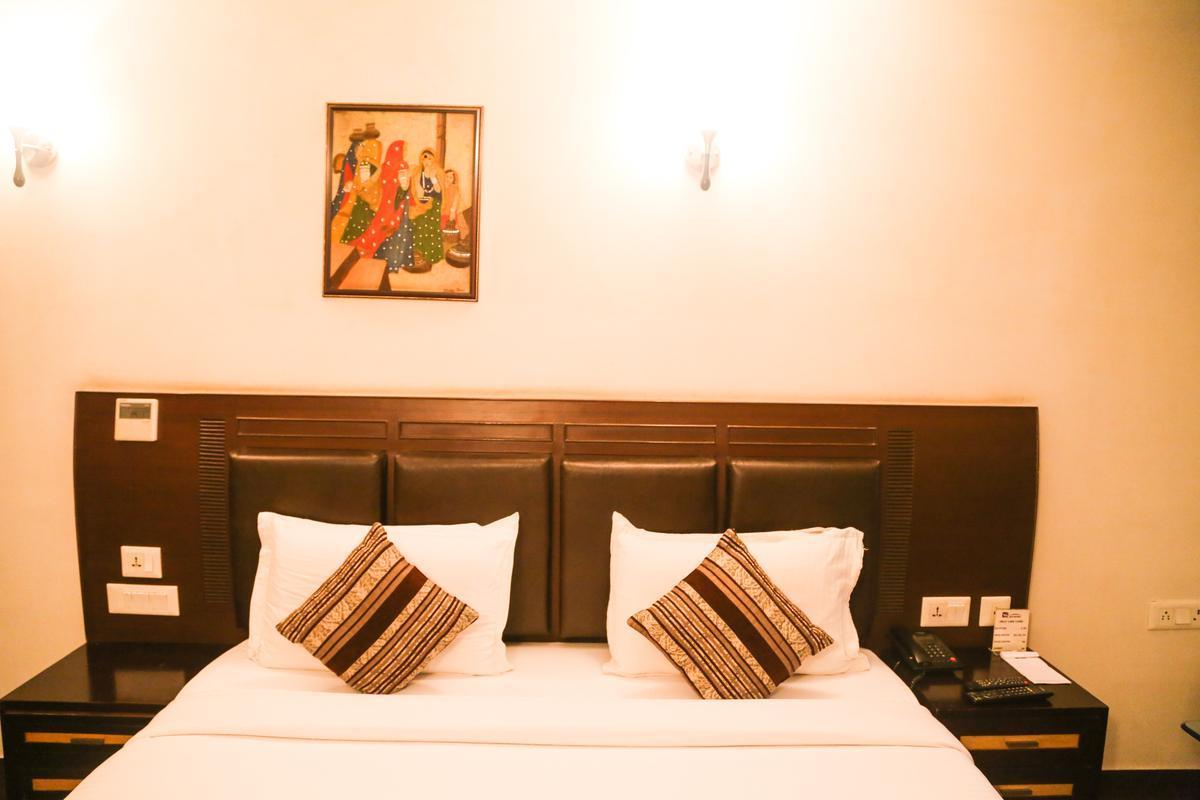 Hotel Perfect Palace นิวเดลี ภายนอก รูปภาพ